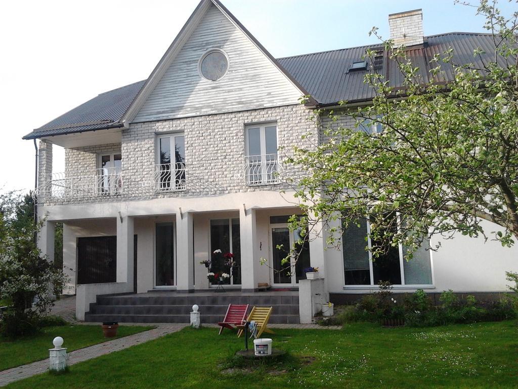 Oti Guesthouse Talin Exterior foto