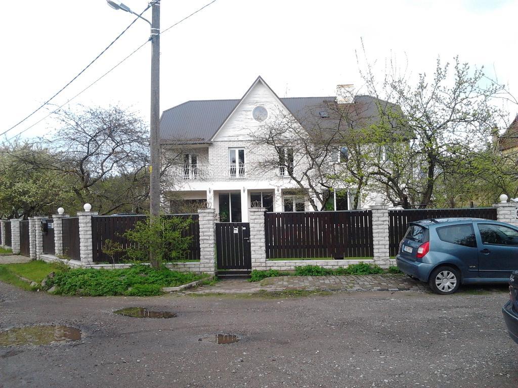 Oti Guesthouse Talin Exterior foto
