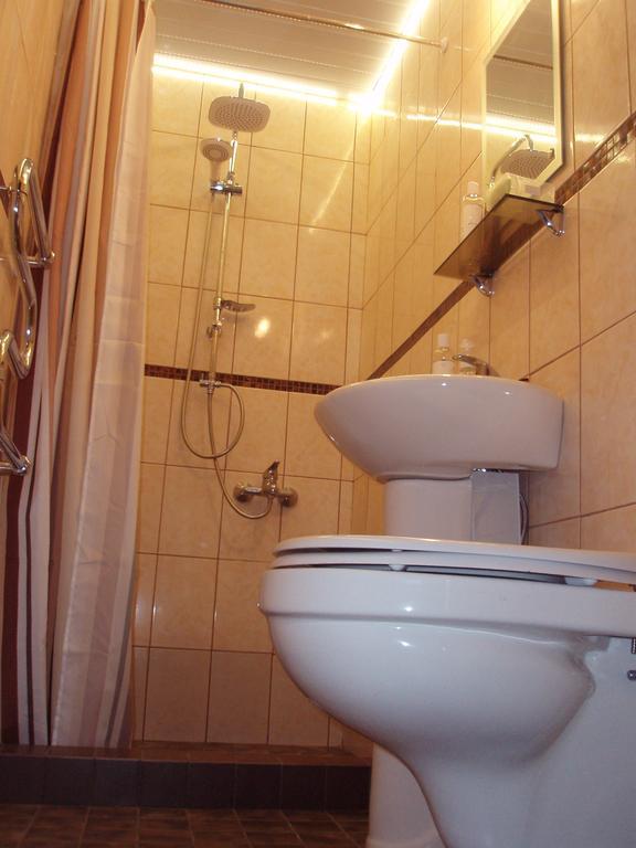 Oti Guesthouse Talin Exterior foto