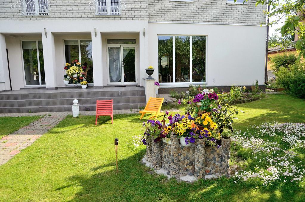 Oti Guesthouse Talin Exterior foto